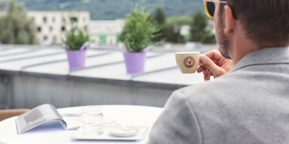 Stadthotels - Salzburg-Stadt (Salzburg) - Kaffeegenuss auf der Dachterrasse des Hotels - Amadeo Hotel Schaffenrath